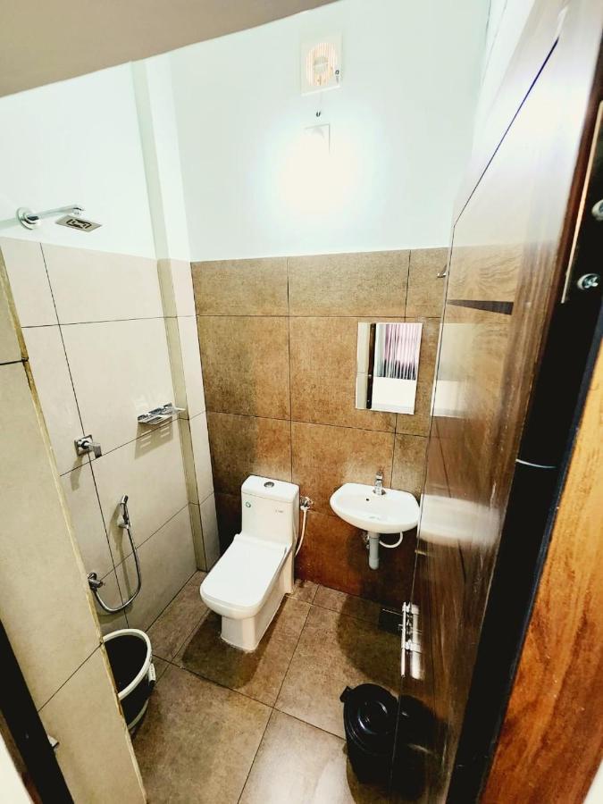 מלון Perintalmanna Apsara Residency מראה חיצוני תמונה
