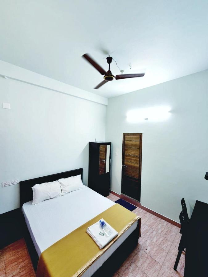 מלון Perintalmanna Apsara Residency מראה חיצוני תמונה