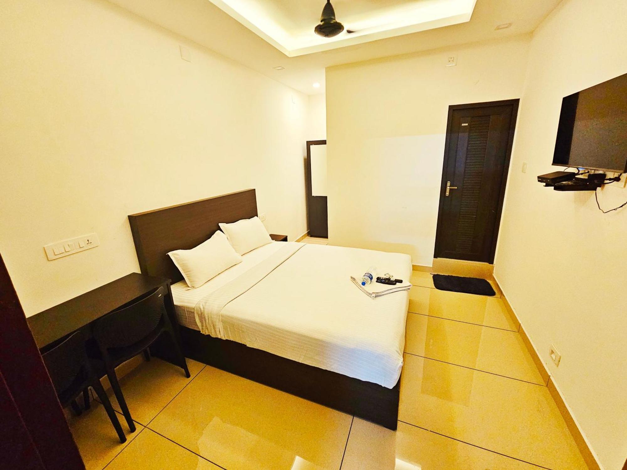 מלון Perintalmanna Apsara Residency מראה חיצוני תמונה