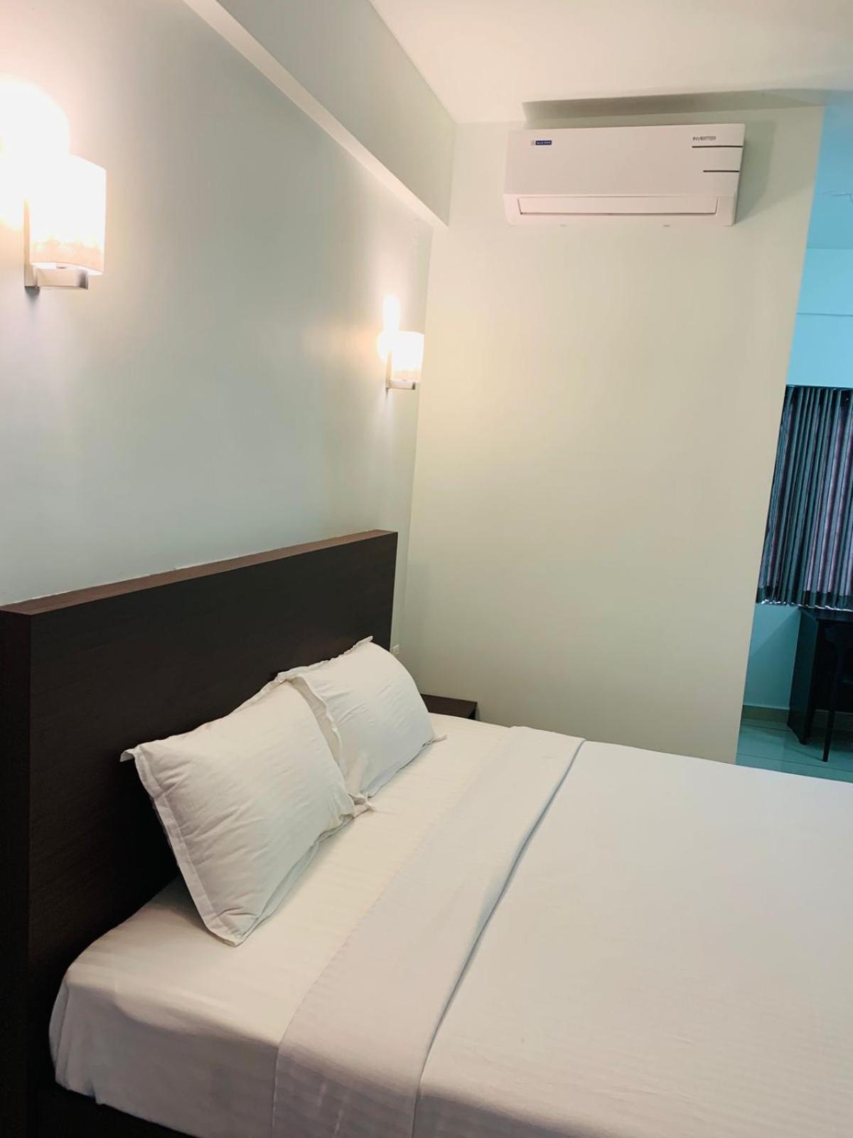 מלון Perintalmanna Apsara Residency מראה חיצוני תמונה