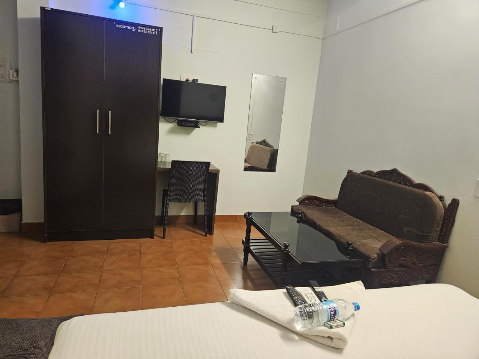 מלון Perintalmanna Apsara Residency מראה חיצוני תמונה