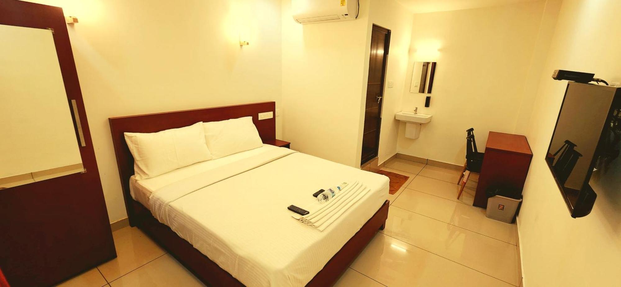 מלון Perintalmanna Apsara Residency מראה חיצוני תמונה
