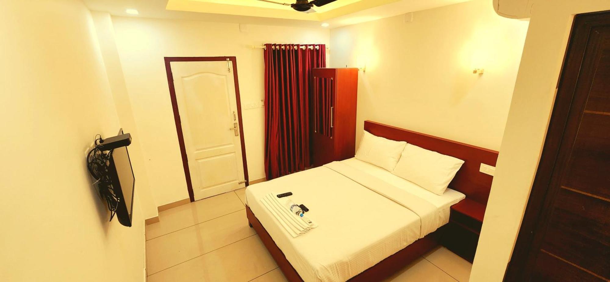 מלון Perintalmanna Apsara Residency מראה חיצוני תמונה