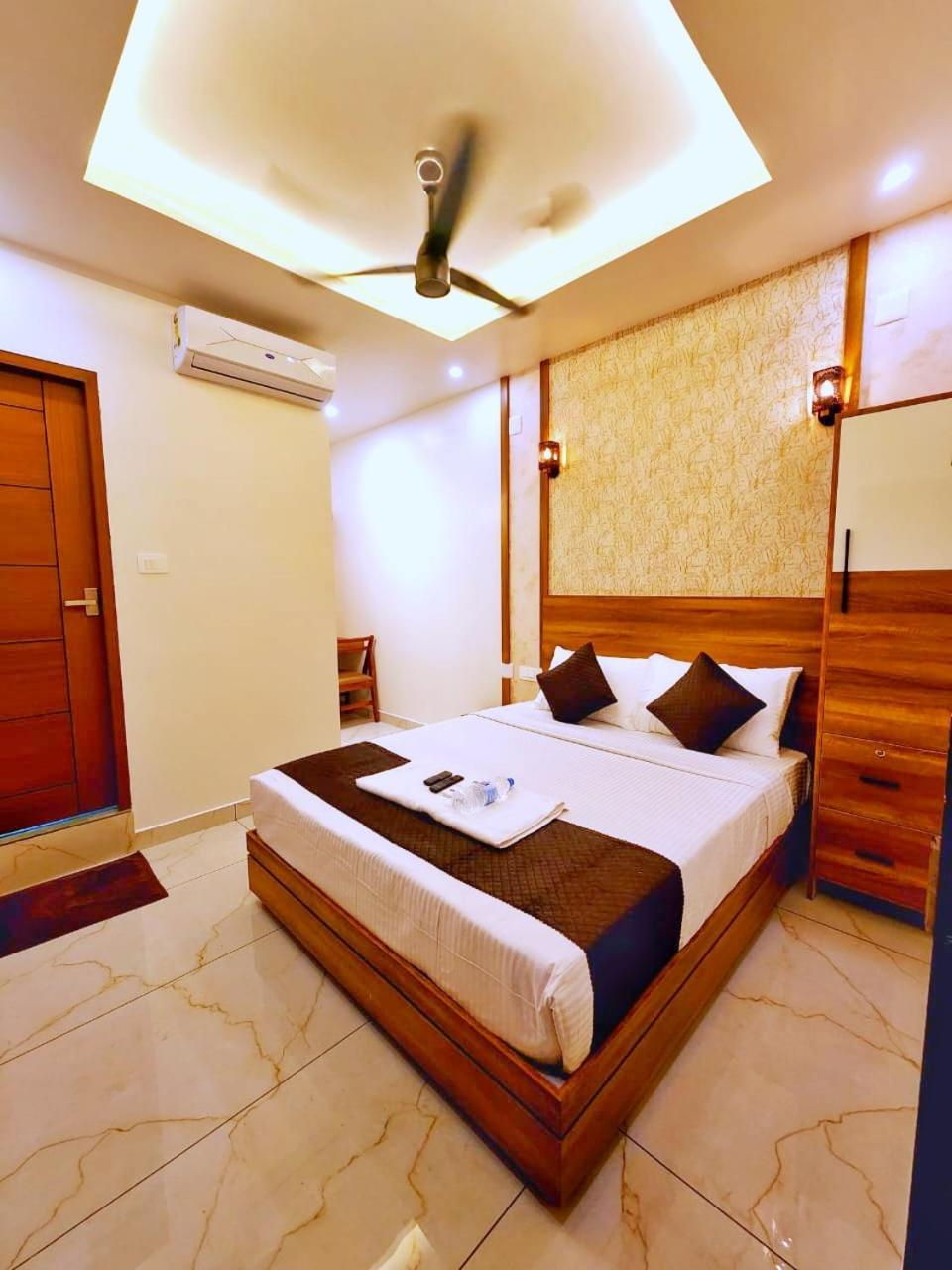 מלון Perintalmanna Apsara Residency מראה חיצוני תמונה